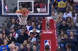 开云体育官网-沃尔对决库里双核较量