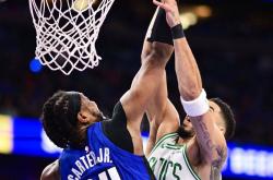 开云体育入口-骇人听闻！一位球员在比赛中遭遇重大伤病