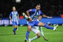 开云平台-沙尔克04防线犯错，负于对手遭重挫的简单介绍