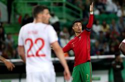 开云体育官网-英格兰惊险险胜葡萄牙，小组赛形势仍需关注的简单介绍