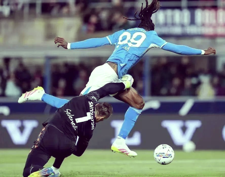 意甲联赛进入白热化阶段，球队们拼尽全力争胜