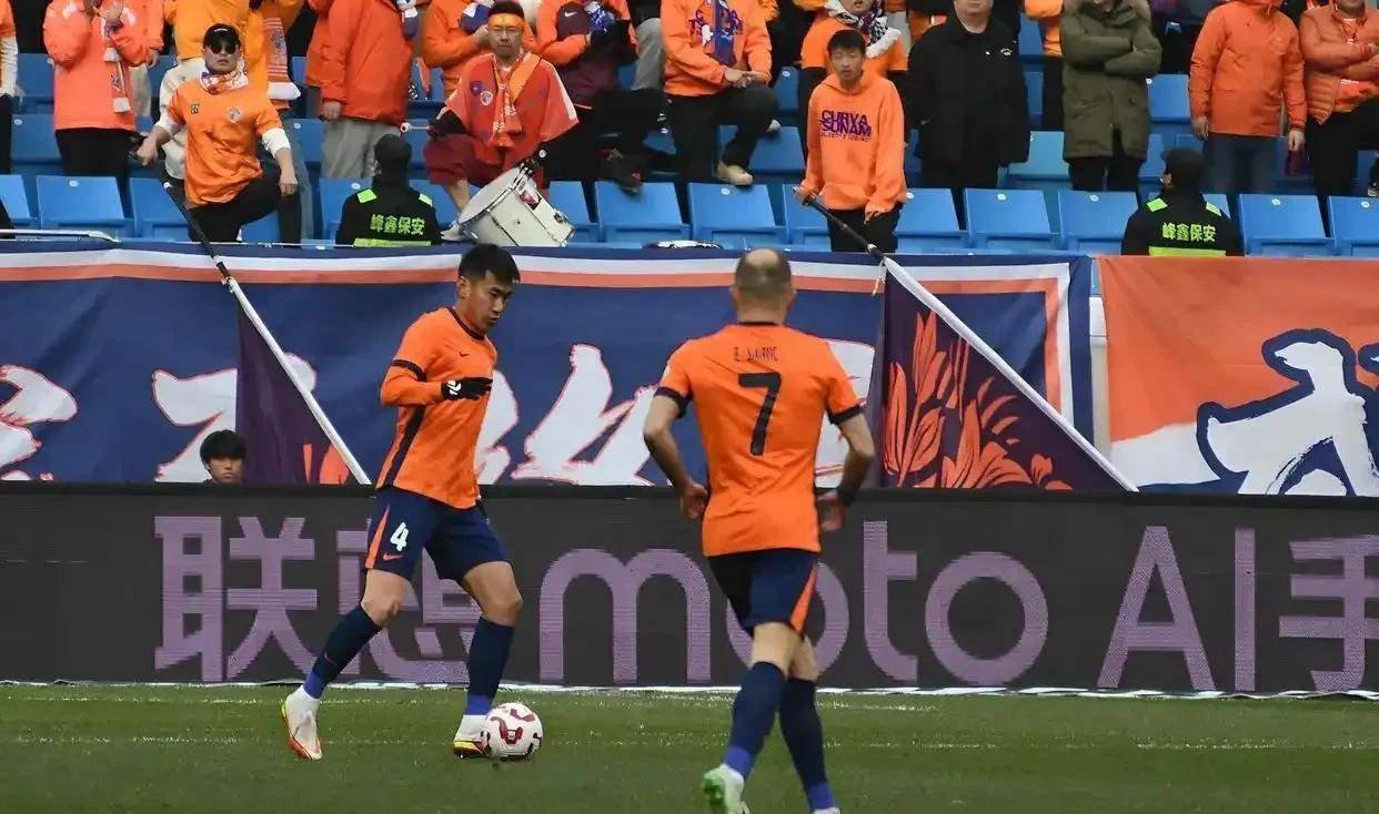 亚泰队准备迎战顶级对手，感受压力与挑战