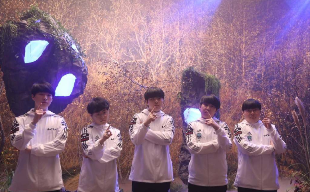 C9轻取EDG，Gumayusi拿下关键大龙淘汰赛2:1（洛杉矶）