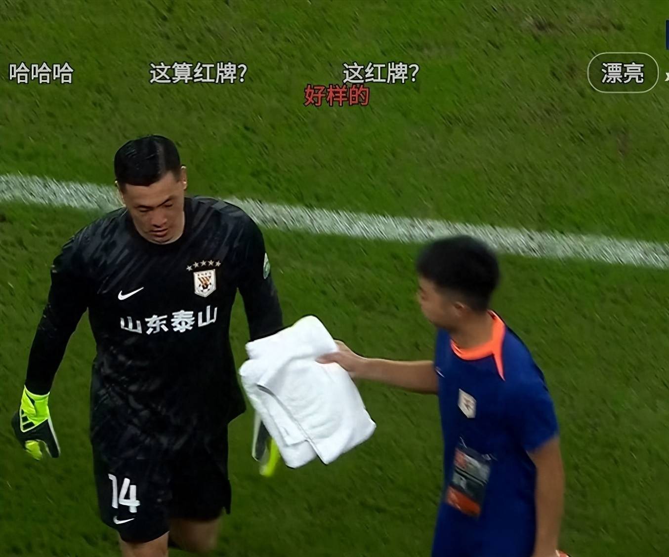 足球比赛过程不容大意,激烈入场的简单介绍 足球比赛过程不容大意,激烈入场的简单介绍