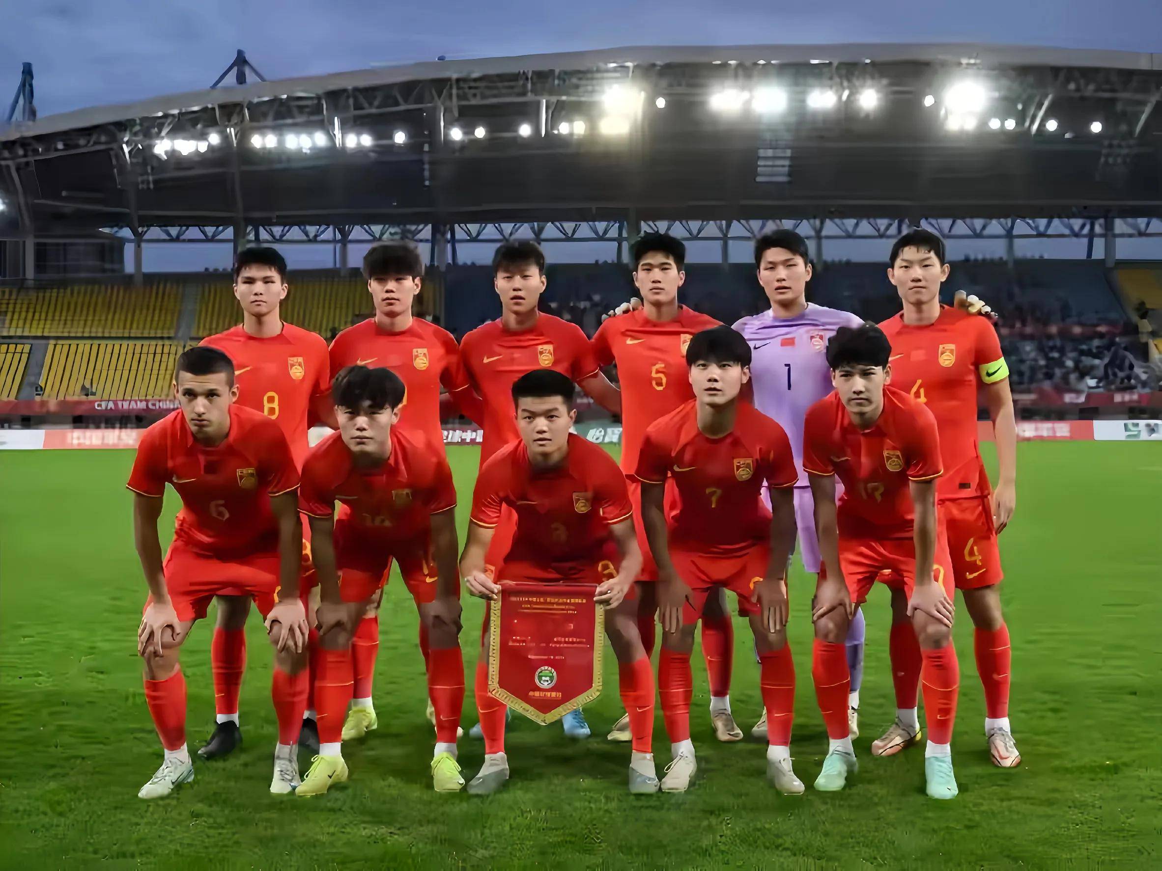 关于中国队势如破竹，足球比赛赛场风云再现的信息