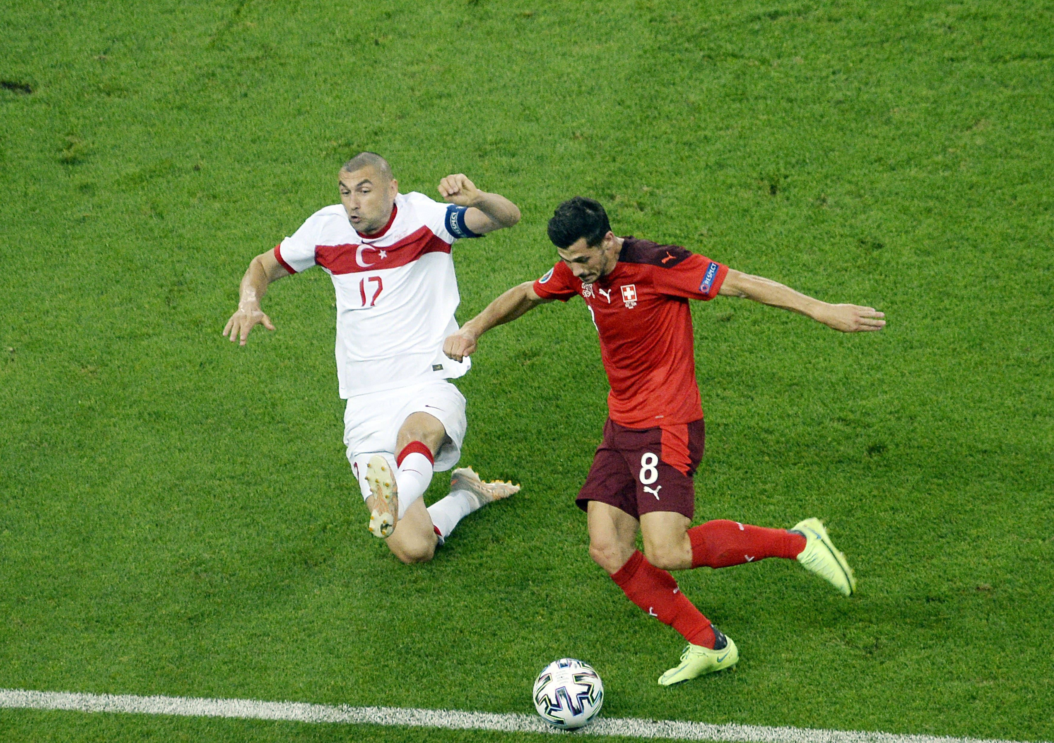 英格兰战胜匈牙利，保持不败纪录