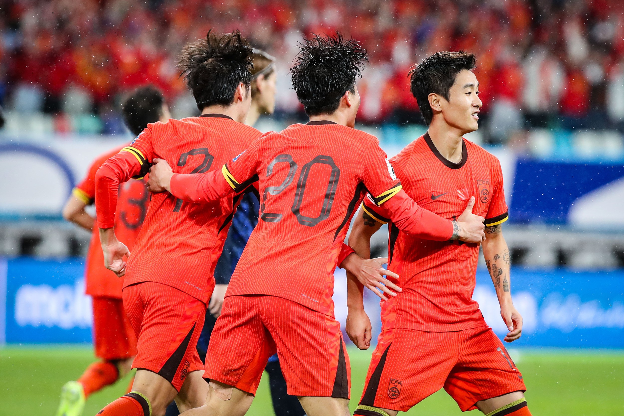 包含球场大战!国家队再次遭遇热门对手,不惧挑战的词条 包含球场大战!国家队再次遭遇热门对手,不惧挑战的词条