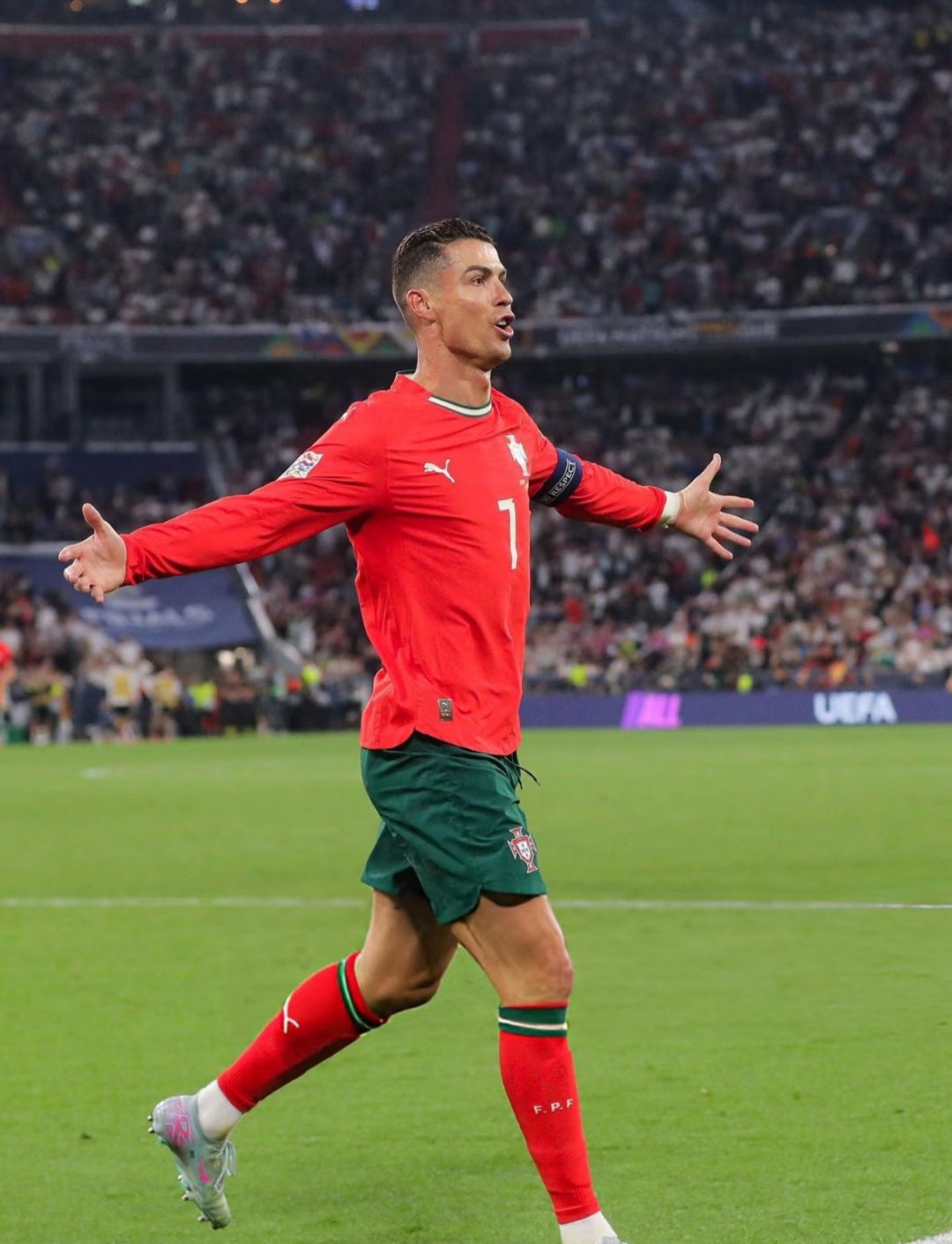 关于巴黎力克莱比锡红牛，C罗高光表现的信息