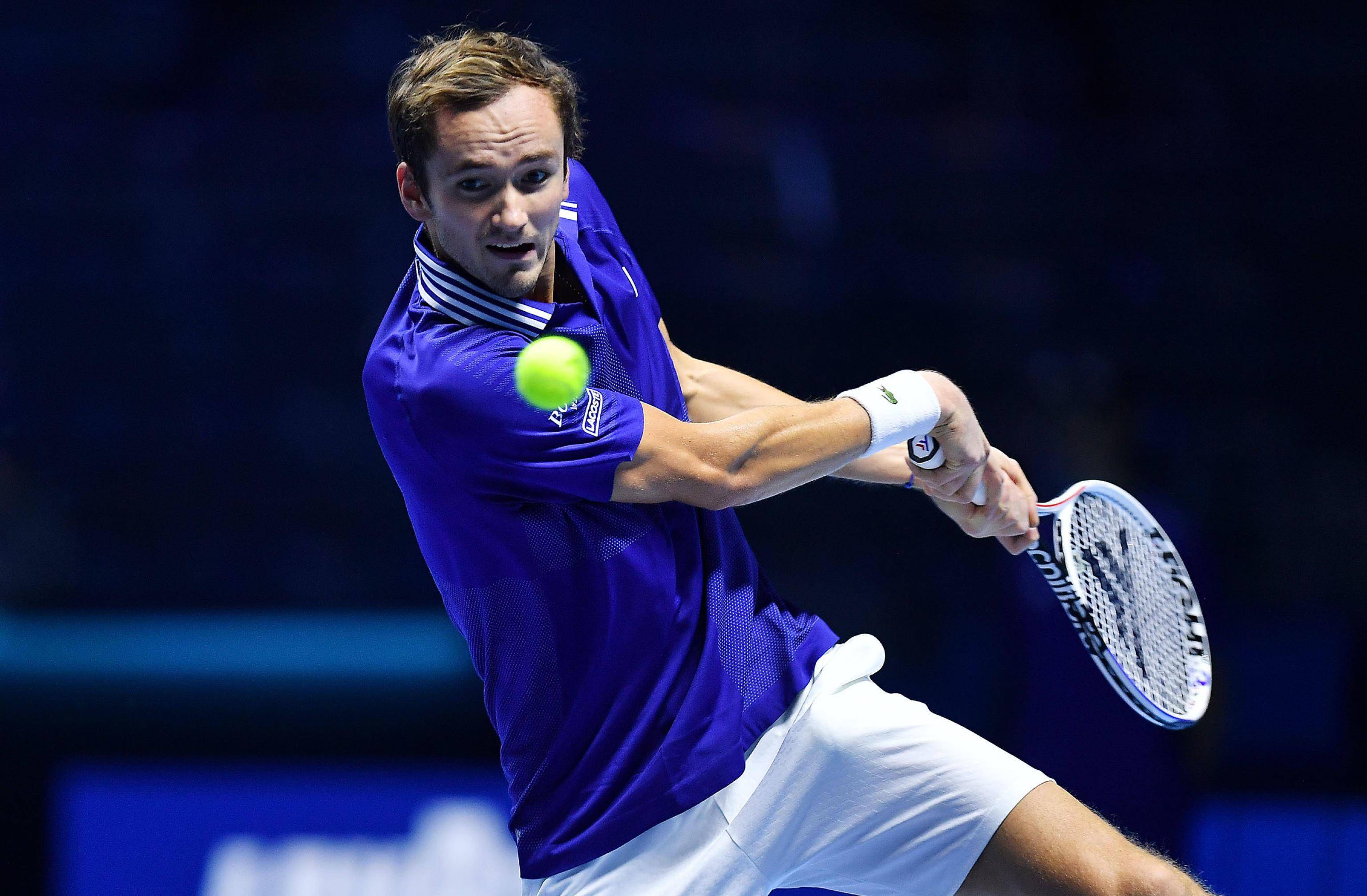 年终总决赛绝杀ATP总决赛，梅德韦杰夫统治全场