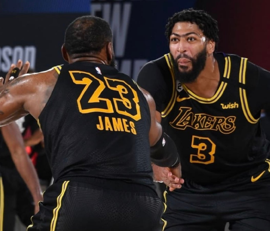 法国队鏖战韩国队，桃田贤斗扛起全队